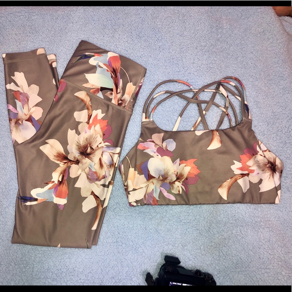 Athleta Paradise  7/8 Legging and Bra set Small